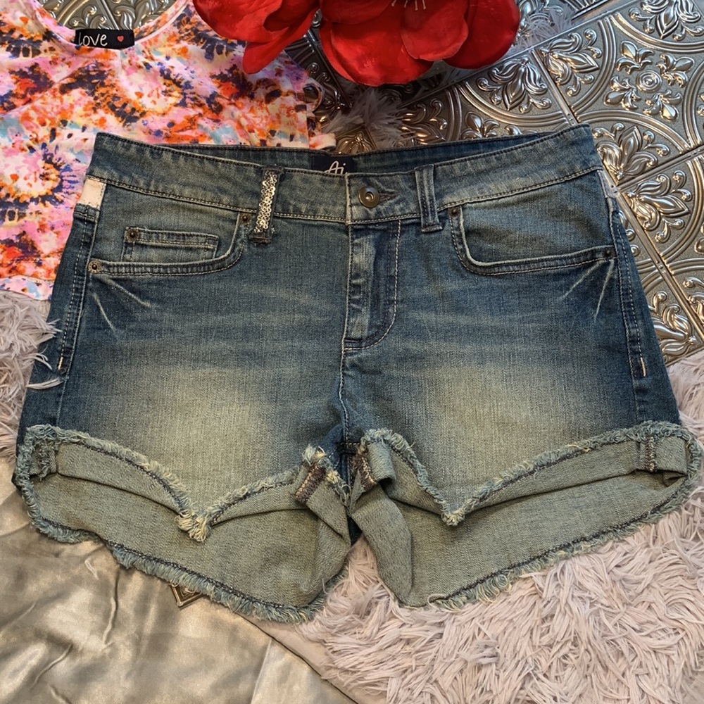 🌹 RETRO Ai AUTHENTIC ICON • NWOT Denim Women's Short Shorts with Red White Stars